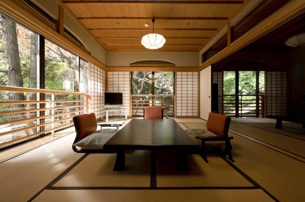 Oku Yugawara Tsubaki Hotel Ruang foto
