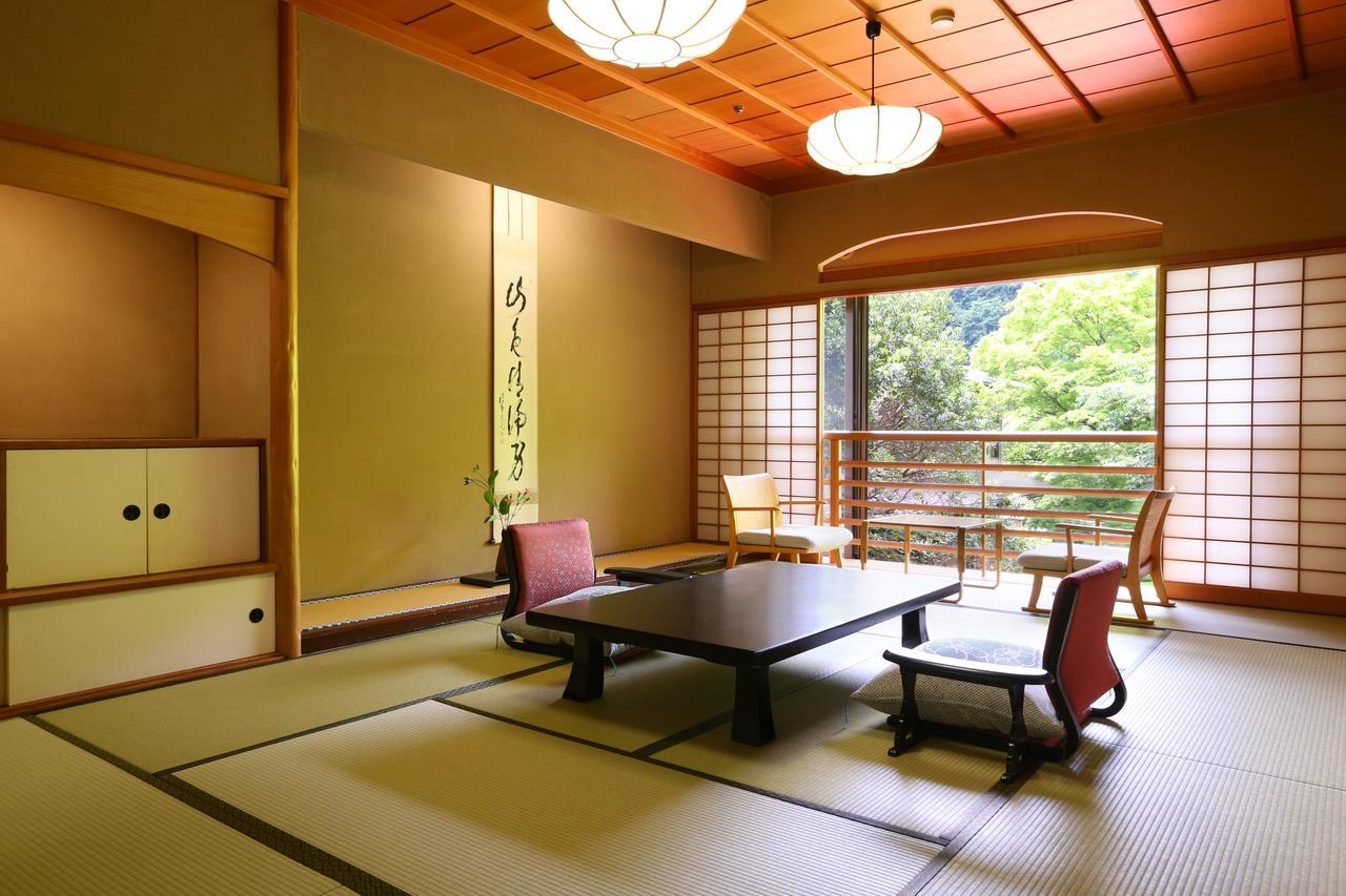 Oku Yugawara Tsubaki Hotel Bagian luar foto